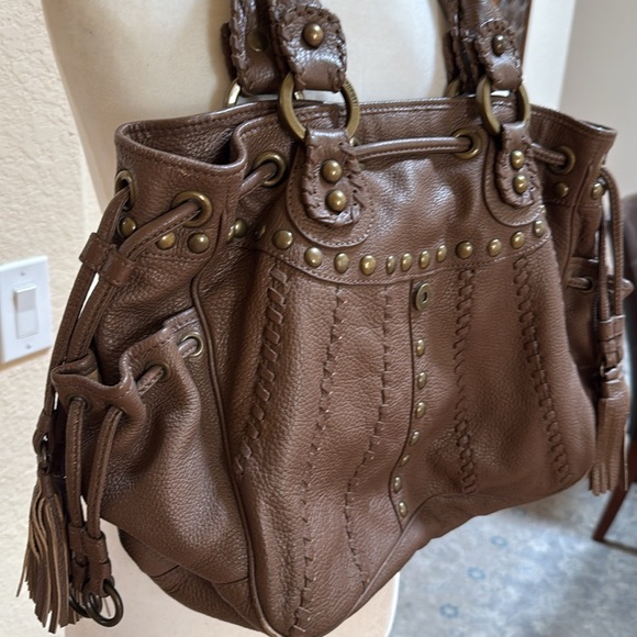 Isabella Fiore Brown Leather Shoulder Bag - Picture 12 of 13